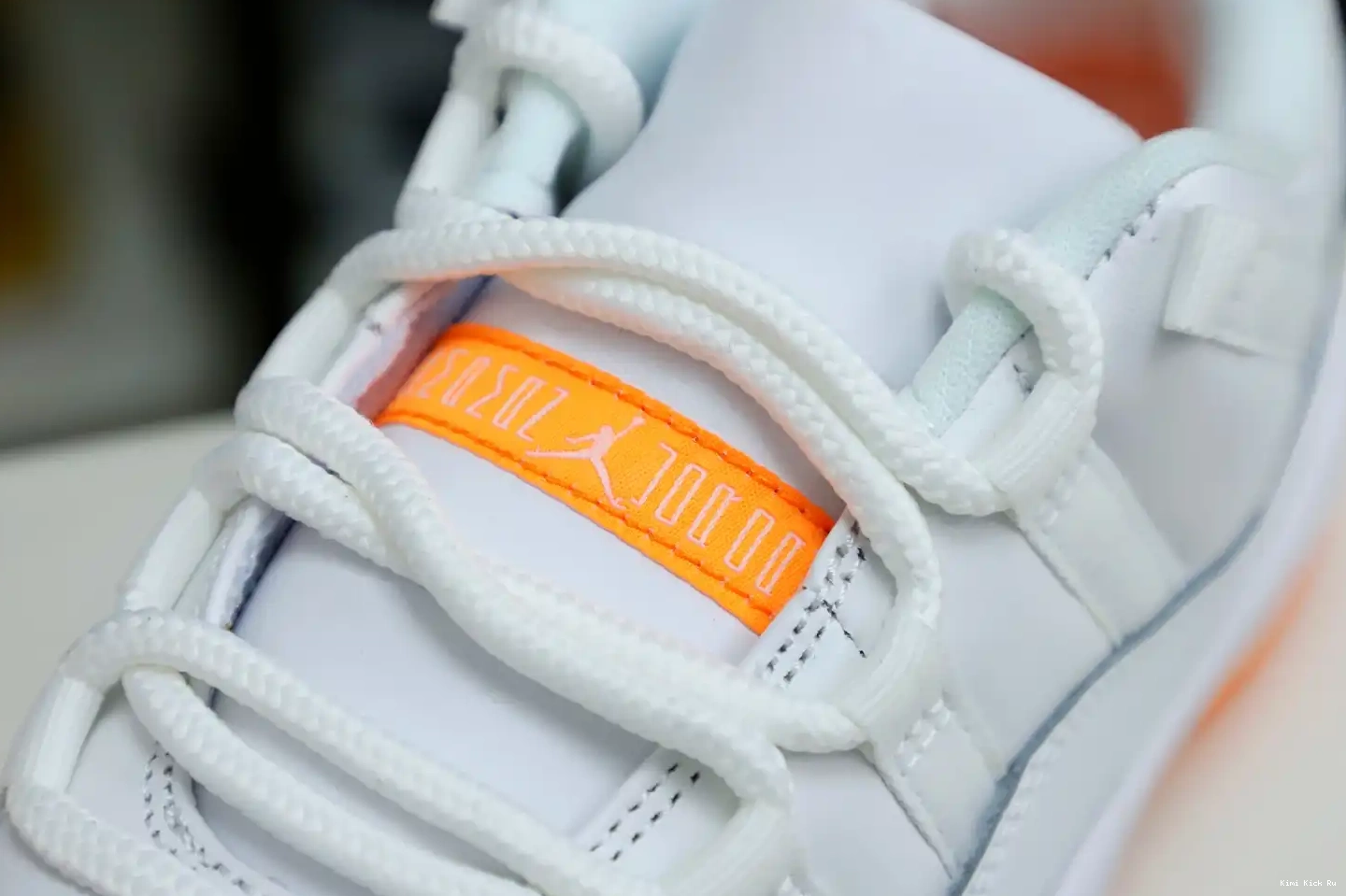 WMNS CITRUS' LOW 11 RETRO 'BRIGHT AIR Kimikick JORDAN 0712